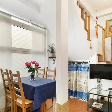 Host Wise - Lovely Bright Duplex - Prime Location *