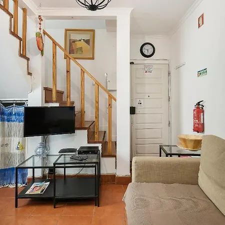 Host Wise - Lovely Bright Duplex - Prime Location