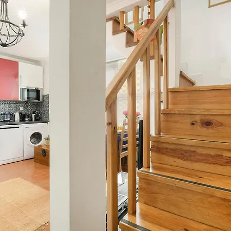 Апартаменты Host Wise - Lovely Bright Duplex - Prime Location Лиссабон