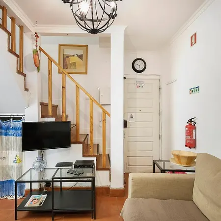 Host Wise - Lovely Bright Duplex - Prime Location *