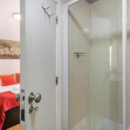 Host Wise - Lovely Bright Duplex - Prime Location * Лиссабон